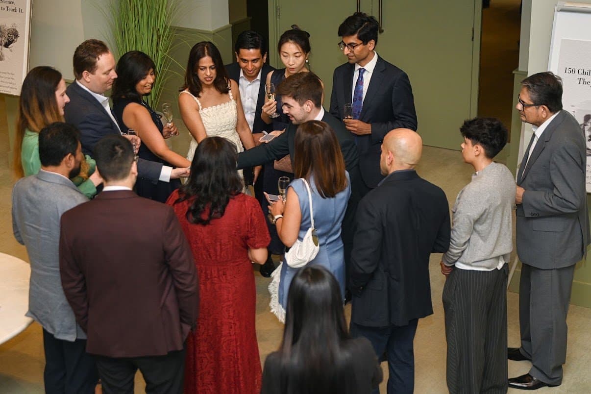 Edwin performing close-up mentalism for guests