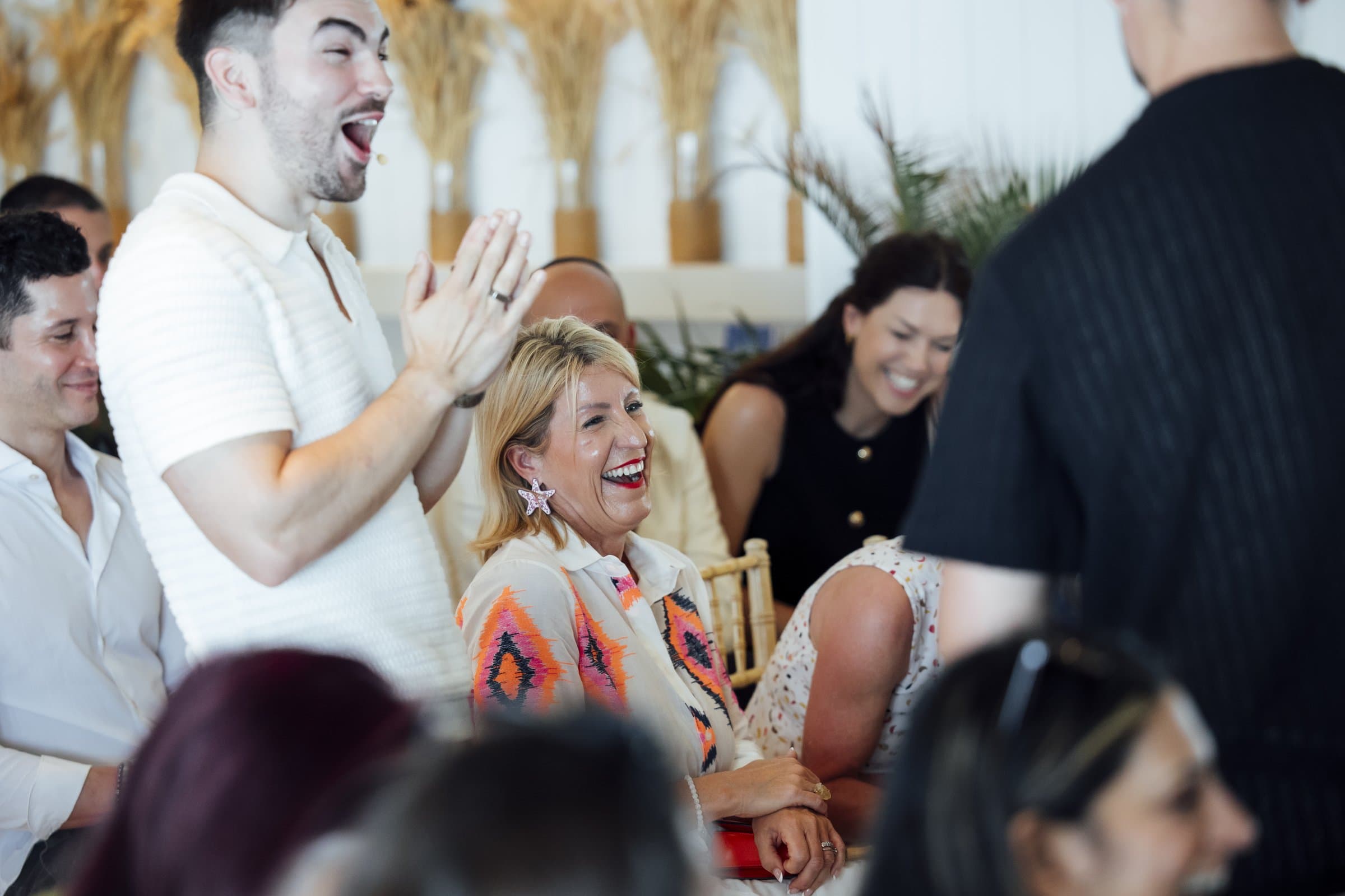 Edwin performing close-up mentalism for guests