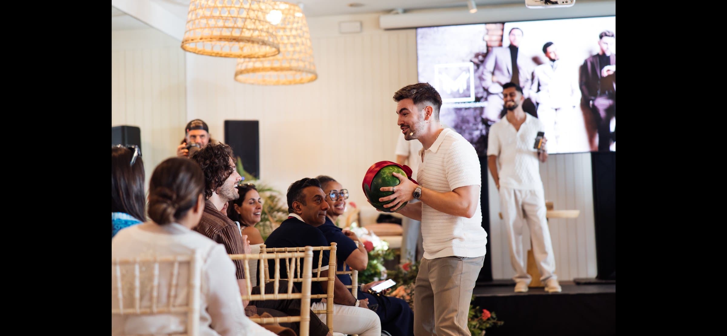 Edwin performing close-up mentalism for guests