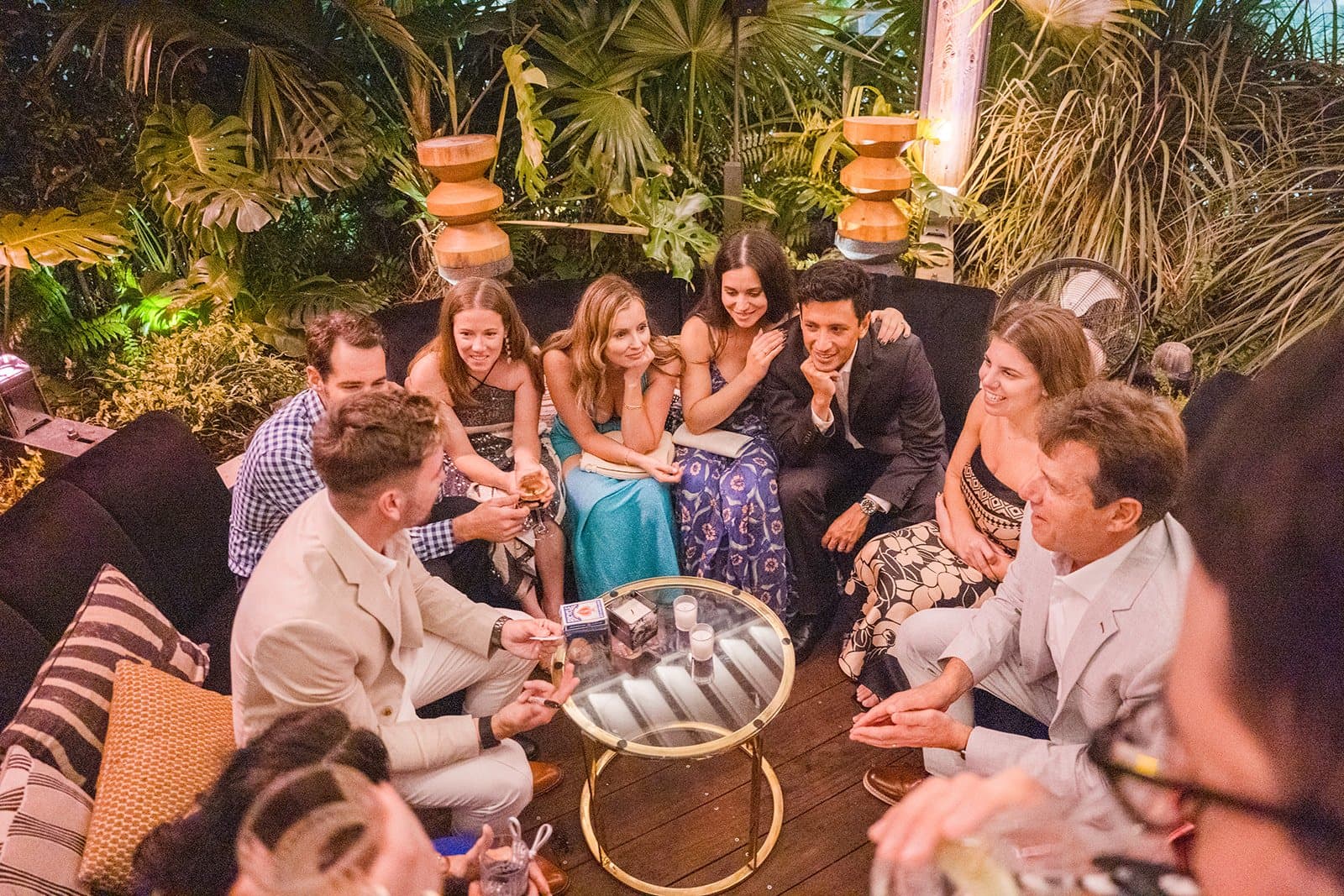 Edwin performing close-up mentalism for guests